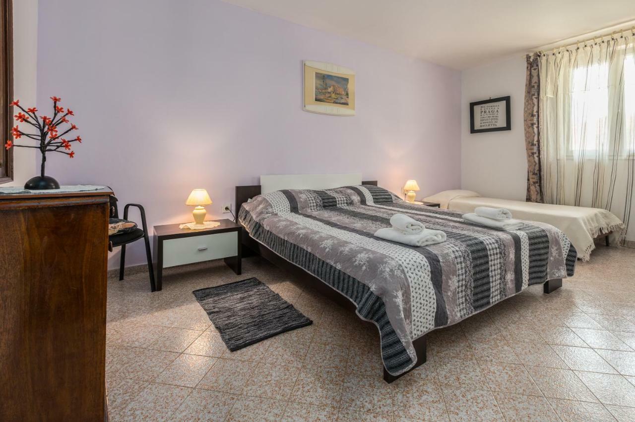 Apartment Macan Bale Exterior photo